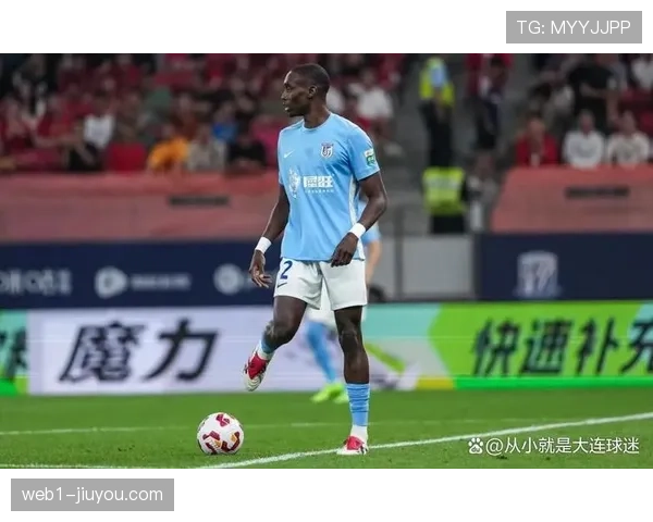 大连英博马马杜致命冒顶失误 拉唐后点推射扩大比分